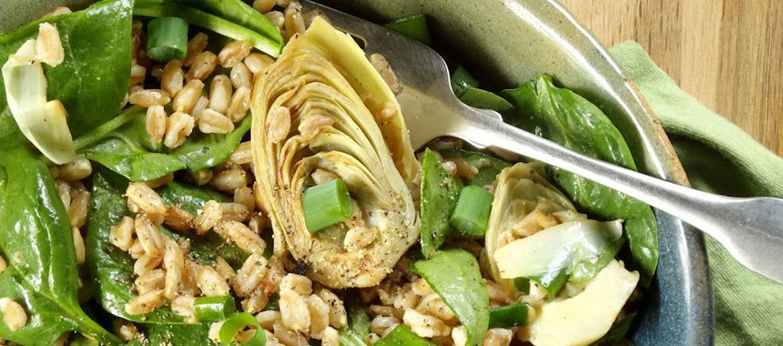 Ensalada de Corazones de Alcachofa y Piñones