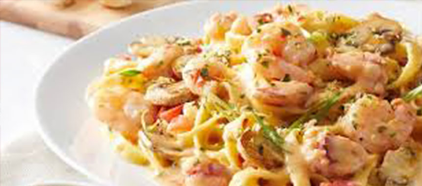 Fettuccine con Langosta y Camarones